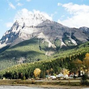 Cozy Cove Retreat In The Rockies Leilighet Dead Mans Flats Exterior photo