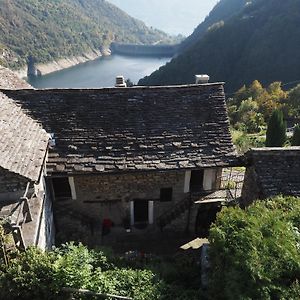 Casa Bruja Tradizionale Rustico Ticinese Leilighet Mergoscia Exterior photo