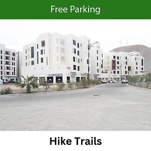 Near Royal Opera, Parking, Hiking Trail Leilighet Muskat Exterior photo