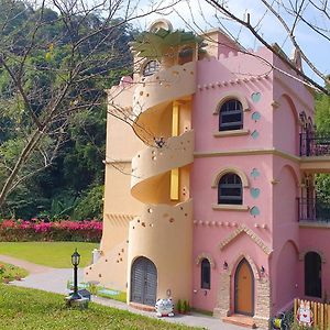 Spring Creek Bed & Breakfast Zhoulan Exterior photo