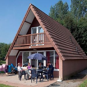 Bungalow in a holiday park near Maastricht Villa Susteren Exterior photo