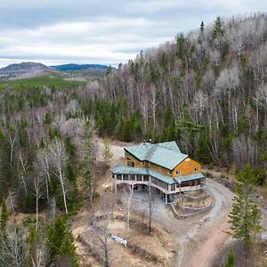 Auberge Carcajou Hotell Saint-David-de-Falardeau Exterior photo