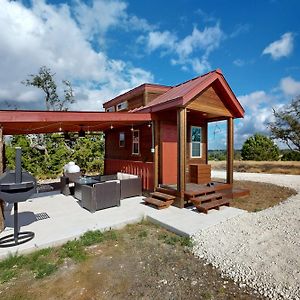 Red Cabin On The Ranch Hotell Harper Exterior photo