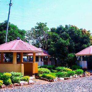 Miriu River Resort Kabondo Exterior photo