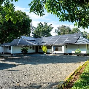 Harry'S Kisumu Oasis Aparthotel Exterior photo