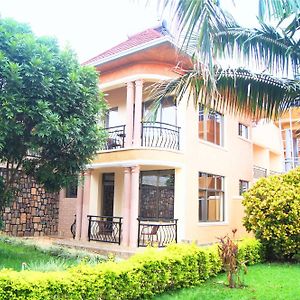 Stand Alone House Hotell Kigali Exterior photo