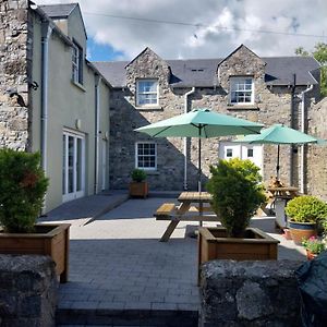 The Courtyard Bed & Breakfast Castlepollard Exterior photo