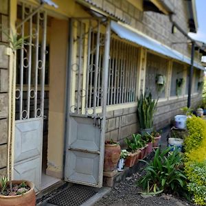 Padre Paradise Bed & Breakfast Narok Exterior photo