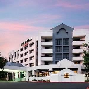 Courtyard By Marriott Richmond Berkeley Hotell Exterior photo