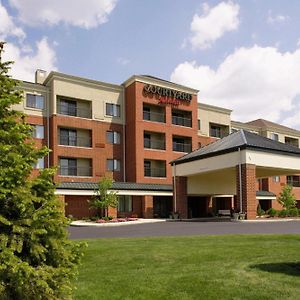 Courtyard By Marriott Akron Stow Hotell Exterior photo