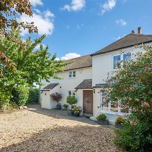 4 Bed In Ningwood Ic048 Villa Newbridge  Exterior photo