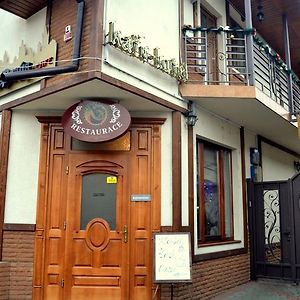 Zlata Praha Hotell Mukatsjeve Exterior photo