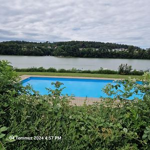 Seepark Hotell Düdingen Exterior photo