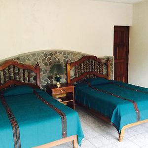 Posada De Don Jose Hotell Panajachel Room photo