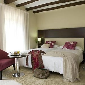 La Heredad Mas Collet Hotell Capsanes Room photo