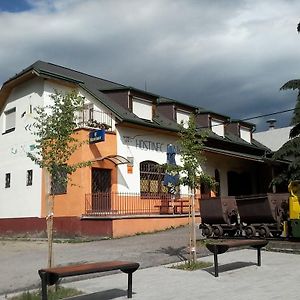 Hostinec Banik Hotell Ľubeľa Exterior photo