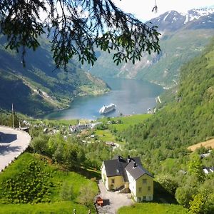 Lunheim In Geiranger Hotell Exterior photo