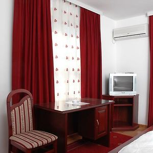 Vila Lux Milikic Hotell Kraljevo Room photo