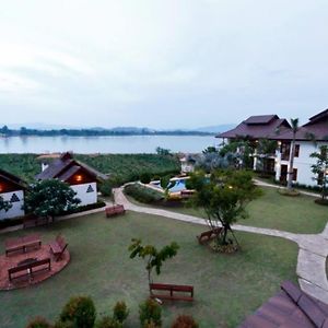 Gin'S Maekhong View Hotell Chiang Saen Exterior photo