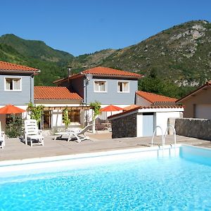 Les Terrasses De Castelmerle Hotell Niaux Exterior photo