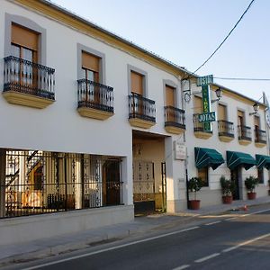 Hostal Las Tres Jotas Hotell Alcaracejos Exterior photo