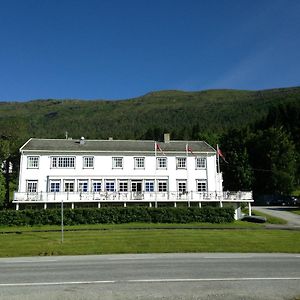 Eidsvåg Fjordhotell Exterior photo