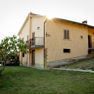 Casa L'Arcobaleno Leilighet Montecchio  Exterior photo