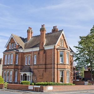 Holywell House Bed & Breakfast Loughborough Exterior photo