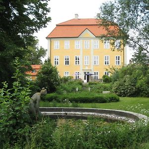 Jagdschloss Quitzin Bed & Breakfast Grimmen Exterior photo