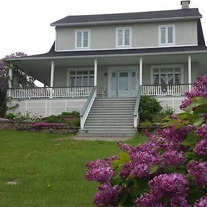 Auberge Gite Maison Des Lilas Bed & Breakfast La Malbaie Exterior photo