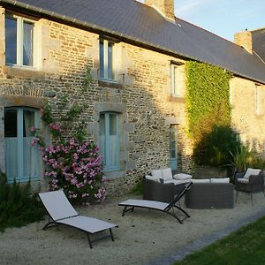 Le Clos Saint-Gilles Bed & Breakfast Ardevon Exterior photo