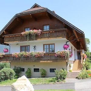 Pension Neuhof Hotell Ossiach Exterior photo