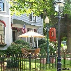 Serenity Inn Newport Exterior photo