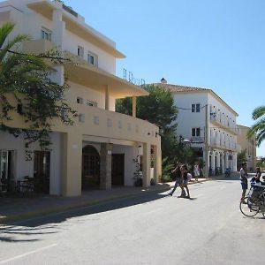 Rocaplana Hostal Hotell Es Pujols Exterior photo