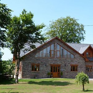 Llety Llyn Y Fan Villa Cray Exterior photo