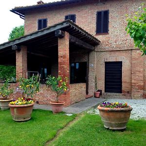 Lovely Tuscan Country House Leilighet Siena Exterior photo