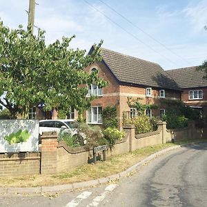 South Norfolk Guest House Great Moulton Exterior photo