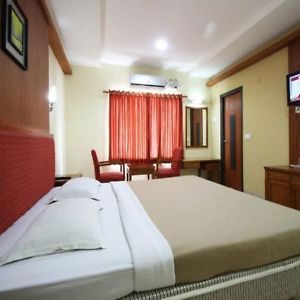Pl A Residency Trichy Hotell Tiruchirappalli Exterior photo