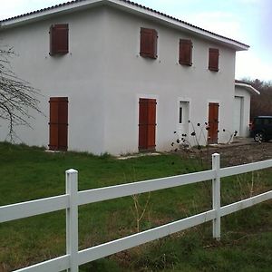 Chambre D'Hotes Ronquer Hotell Avensan Exterior photo