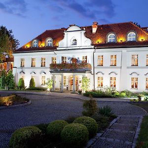 Palac Czarny Las Hotell Wożniki Exterior photo