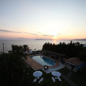 Iria Beach Hotell Exterior photo