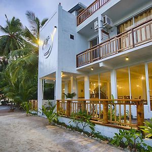 Island Break Hotell Fulidhoo Exterior photo