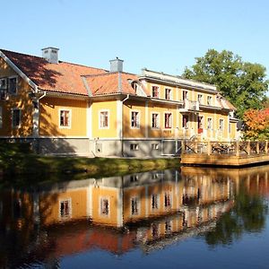 Dufweholms Herrgård Guest House Katrineholm Exterior photo