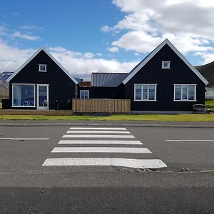 Grenivik Guesthouse Exterior photo