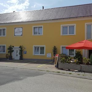 Pension Haus Nova Bed & Breakfast Wiener Neustadt Exterior photo