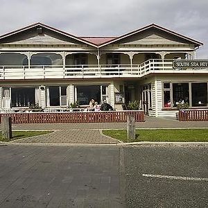 South Sea Hotel - Stewart Island Half-moon Bay Exterior photo