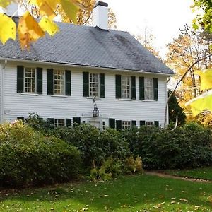 Fletcher Tavern Bed & Breakfast Hotell Westford Exterior photo