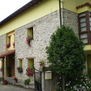 Casa De Aldea Ruiloba Hotell Camango Exterior photo