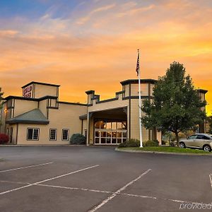 Oxford Suites Pendleton Exterior photo