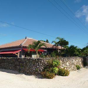 Sapunaya-さぷな家 Hotell Taketomi Exterior photo